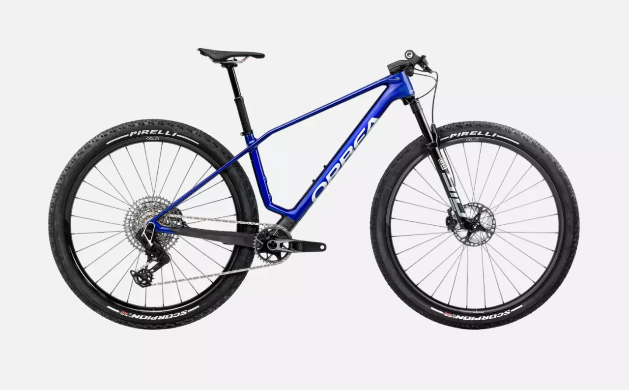 ALMA M-TEAM AXS ALMA M TEAM AXS