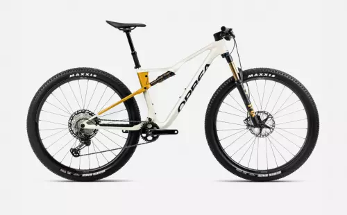 OIZ M10 XTR OIZ M10 XTR