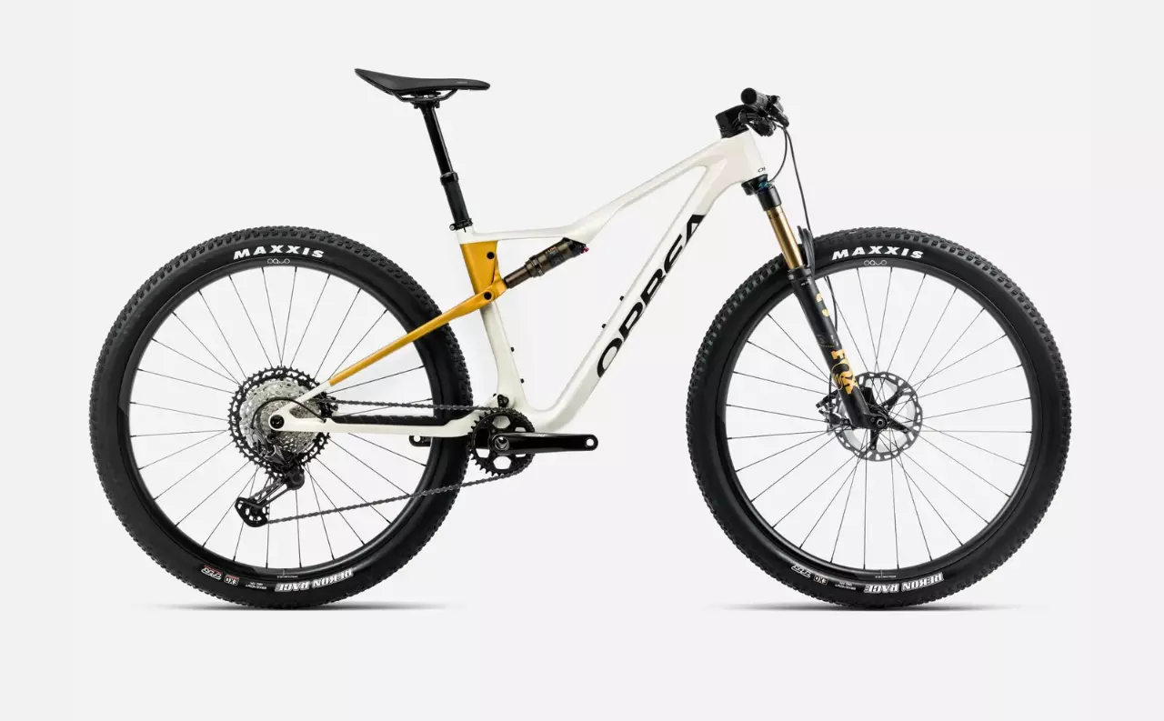 OIZ M10 XTR OIZ M10 XTR