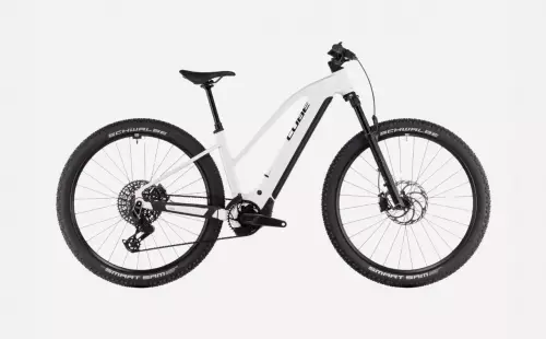 CUBE Reaction Hybrid SLT 800