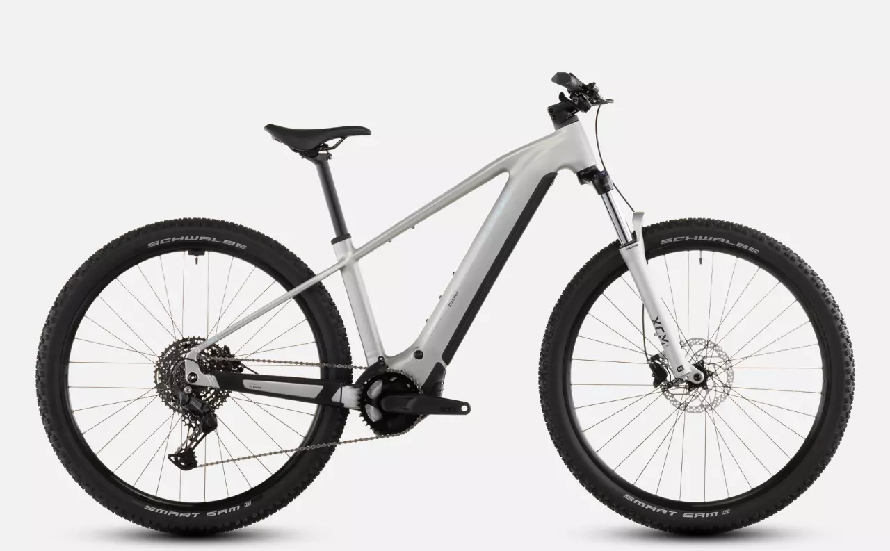 Reaction Hybrid ONE 800 Cube Reaction Hybrid ONE 600 sleekgrey´n´prism 1