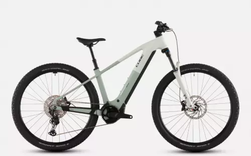 Reaction Hybrid Pro 800 Cube Reaction Hybrid Pro 800 desertstone´n´driedherbs