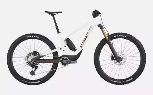 Voltage 900 Tuned bike wp